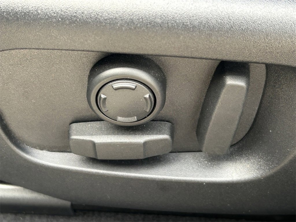 Used 2025 Land Rover Range Rover Velar Dynamic SE image 29