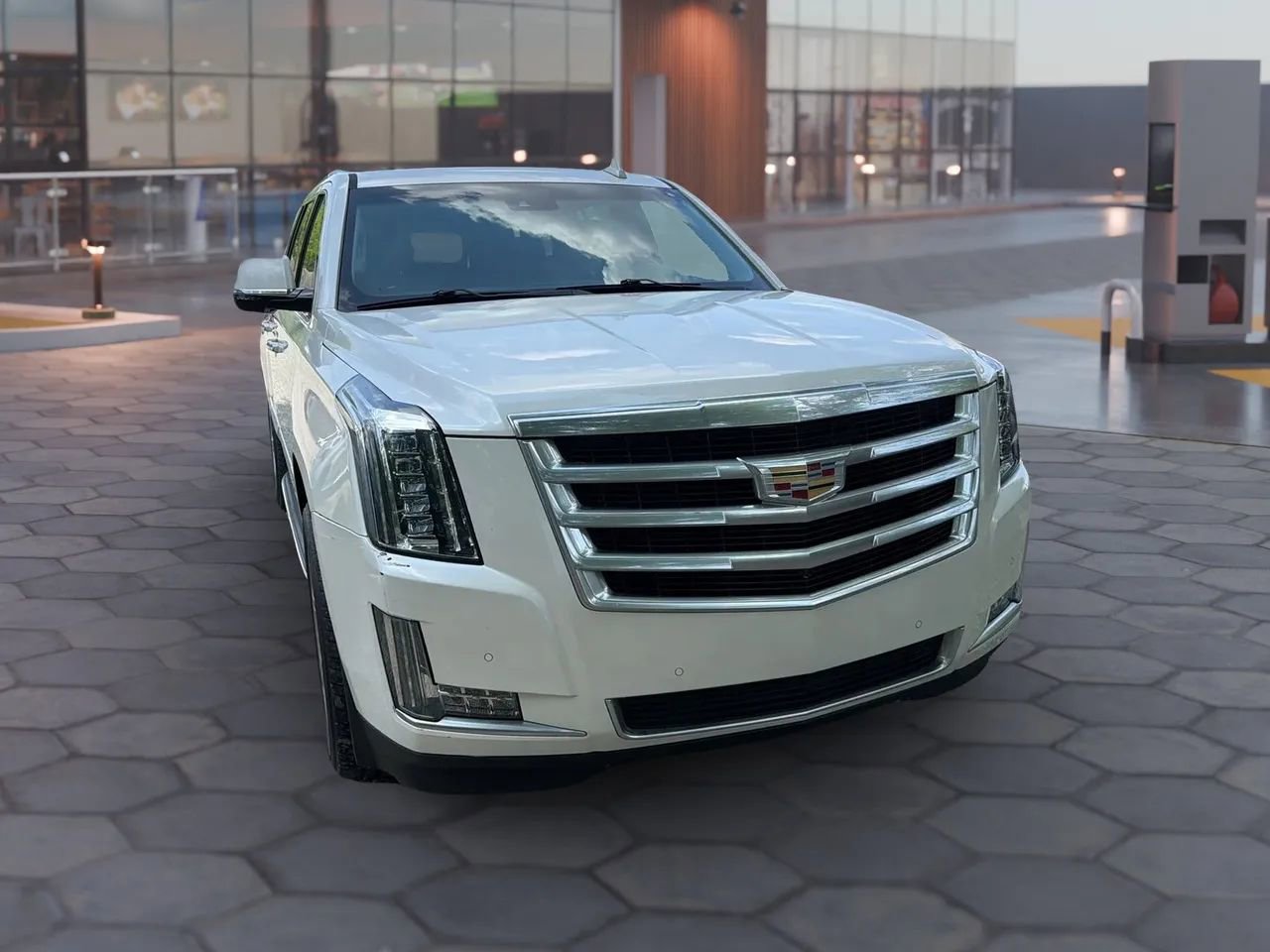 Used 2015 Cadillac Escalade ESV Luxury AWD/4WD image 20