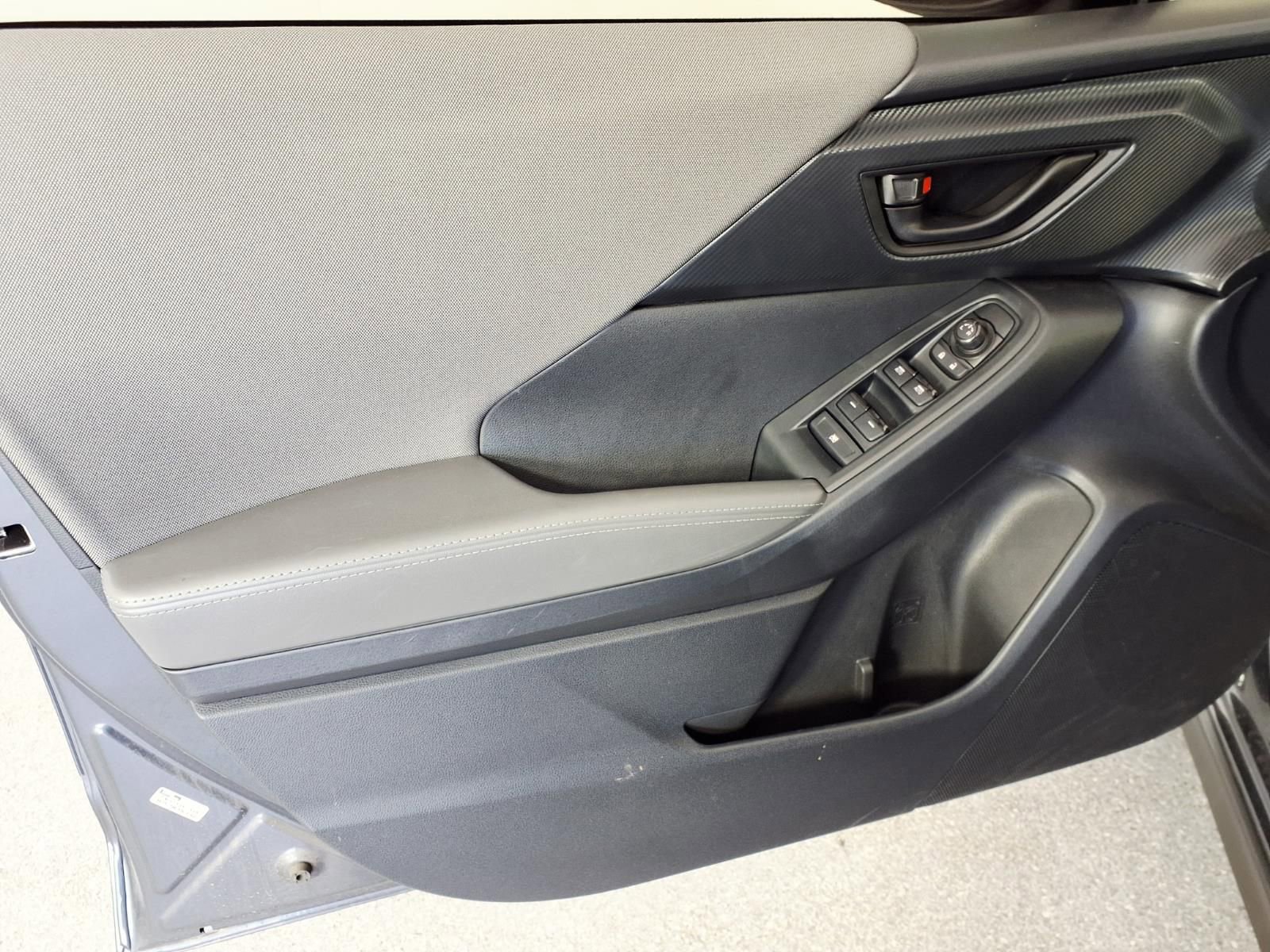 Used 2025 Subaru Crosstrek 2.0i Premium image 15