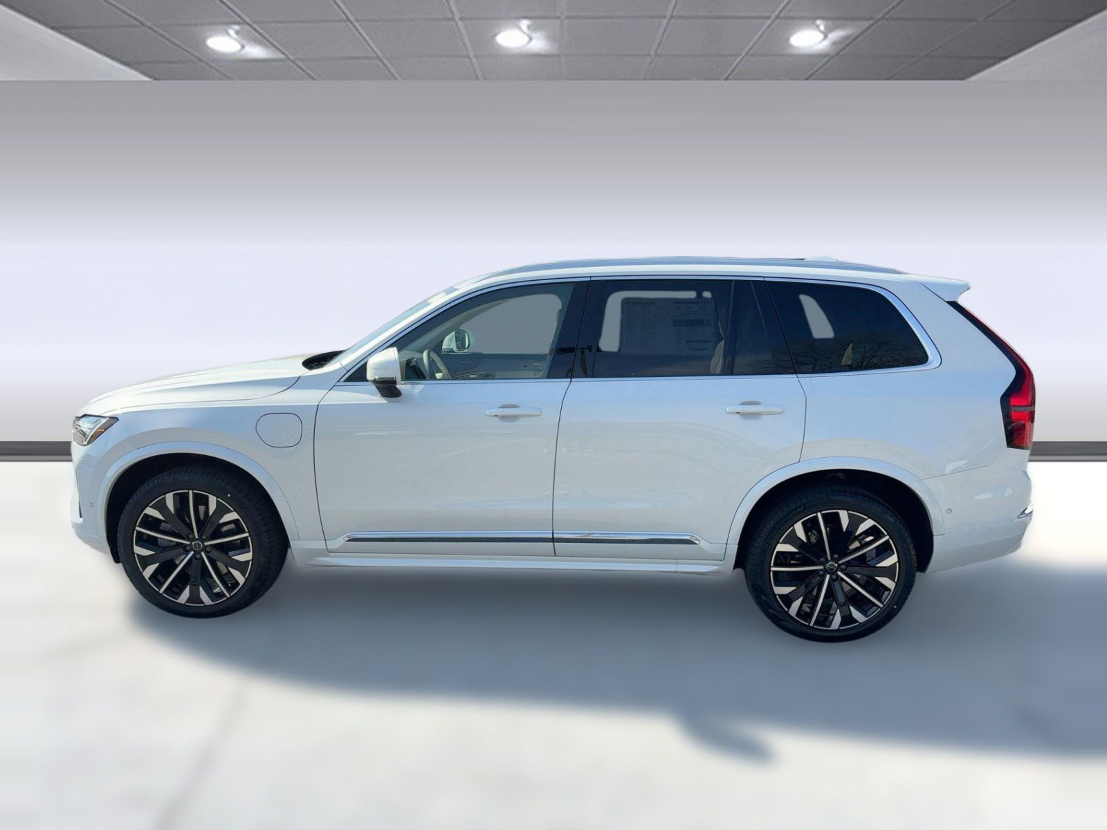 New 2026 Volvo XC90 T8 Ultra w/ Protection Package Premier image 2