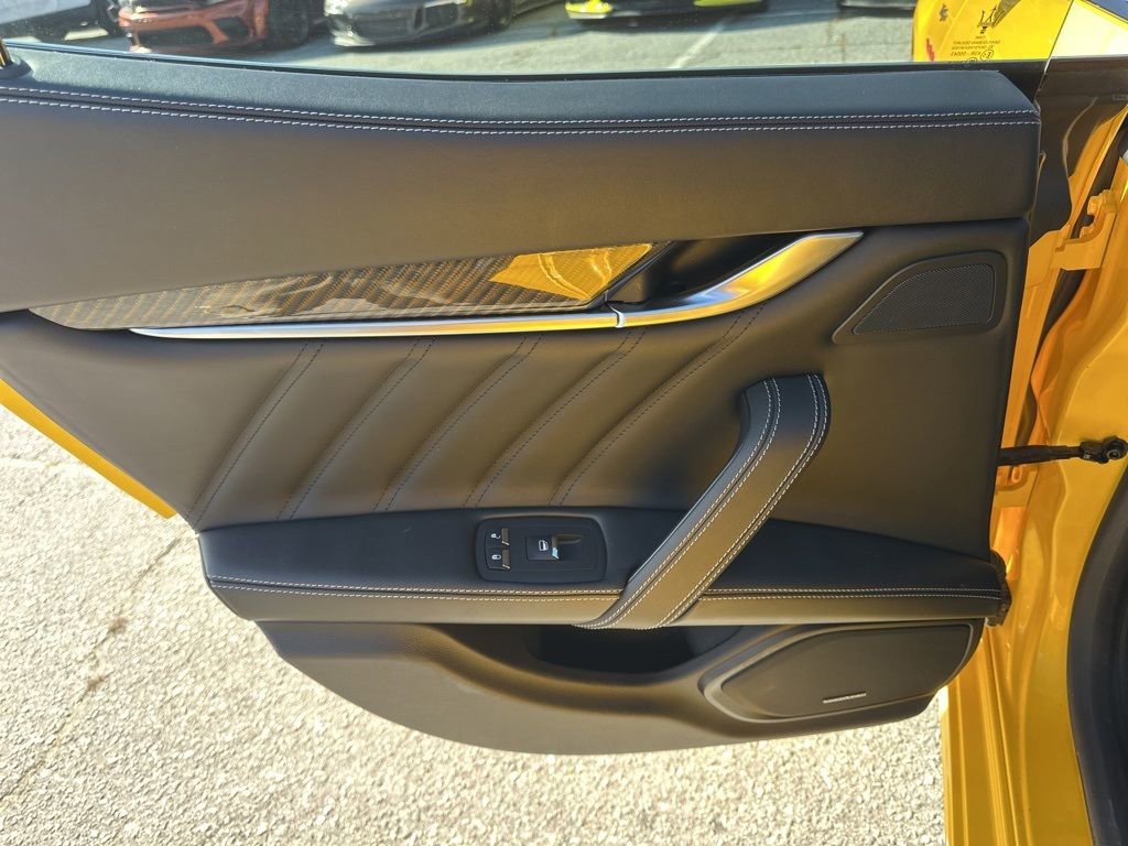 Used 2021 Maserati Ghibli Trofeo image 29