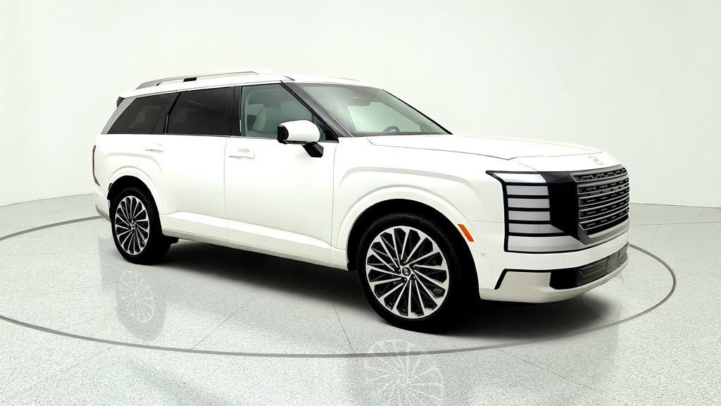 Used 2026 Hyundai Palisade Calligraphy FWD image 3