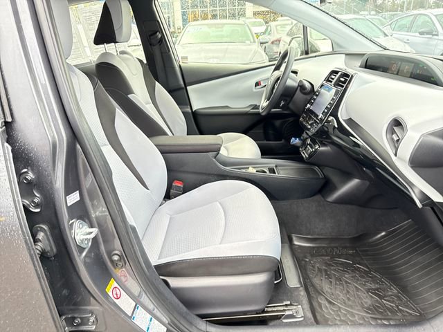 Used 2020 Toyota Prius LE image 10