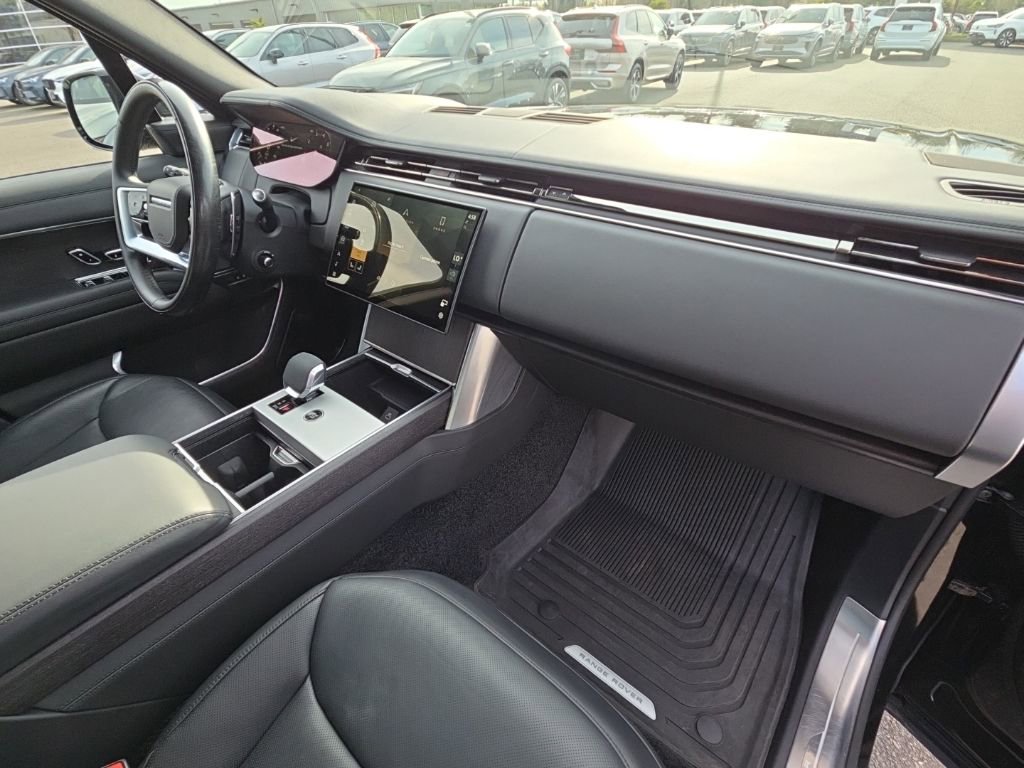 Certified 2025 Land Rover Range Rover Long Wheelbase SE AWD/4WD image 20