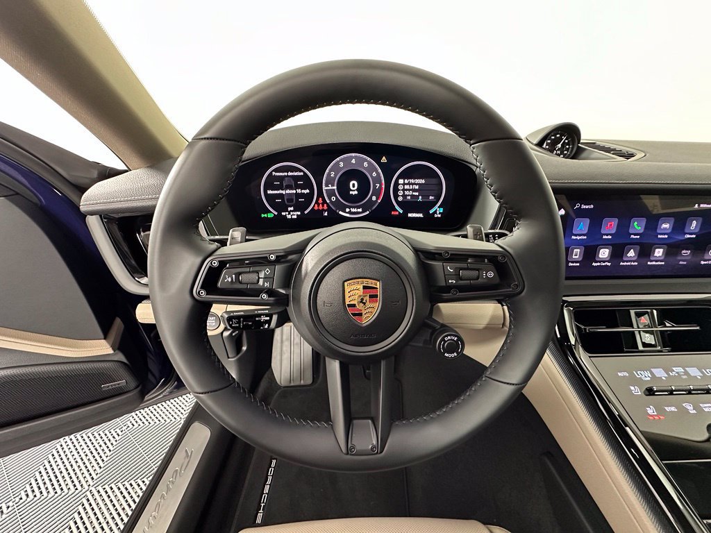 Used 2026 Porsche Panamera RWD image 25
