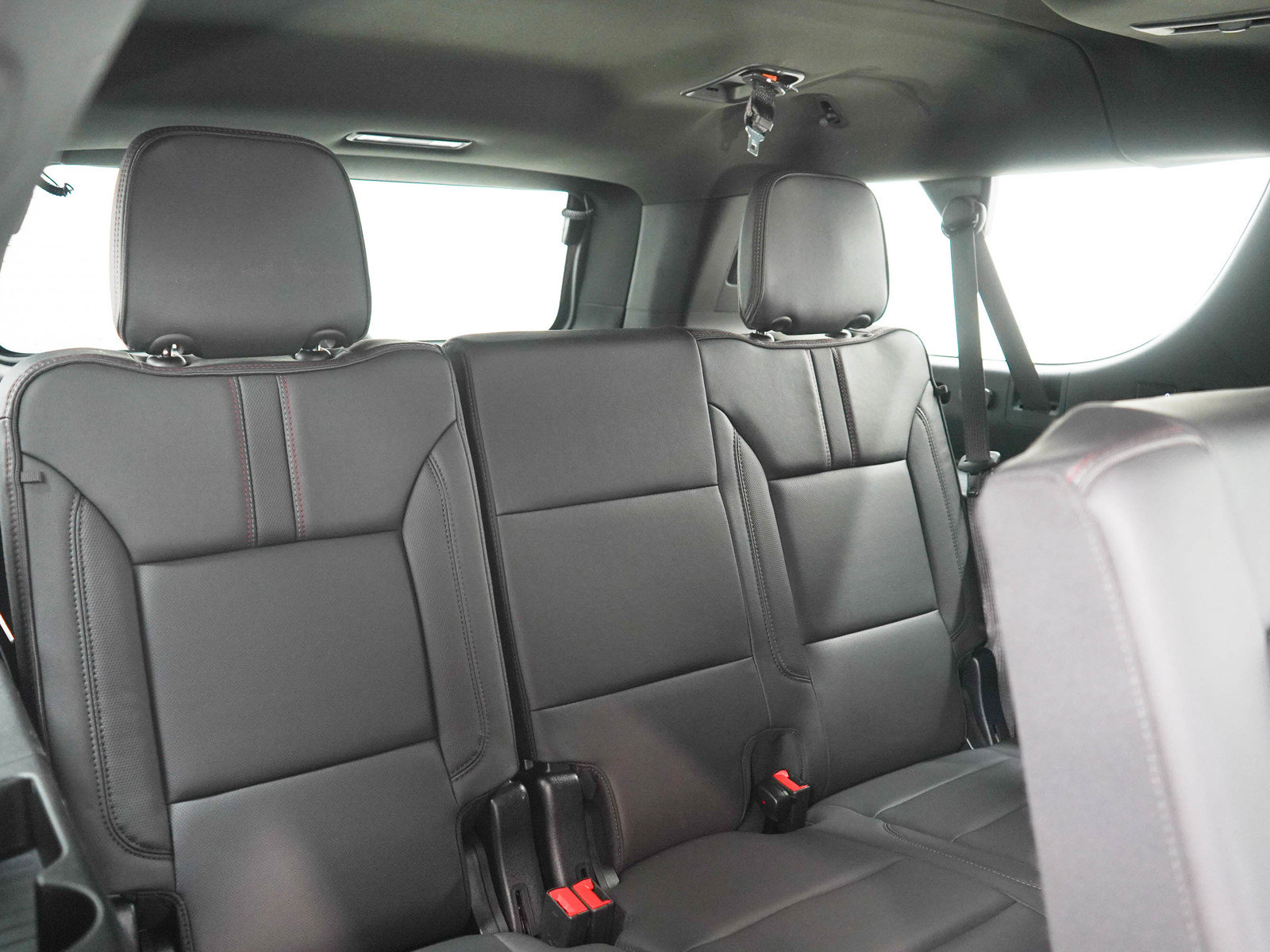 Used 2023 Chevrolet Suburban RST w/ Luxury Package AWD/4WD image 13