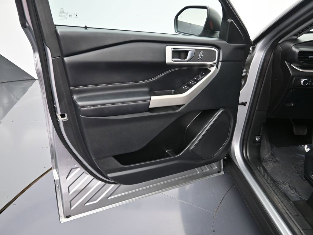 Certified 2022 Ford Explorer XLT image 10