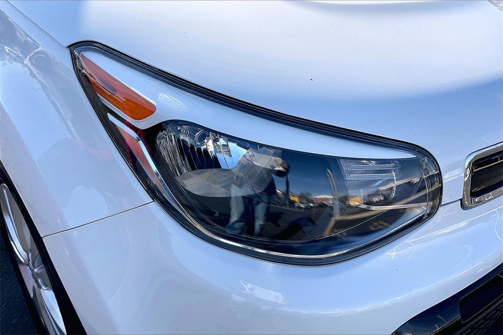 Used 2016 Kia Soul + image 20