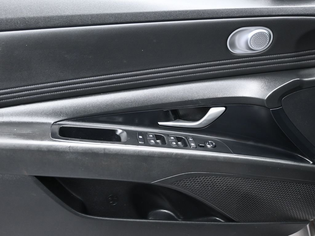 Used 2021 Hyundai Elantra SEL w/ Convenience Package image 11