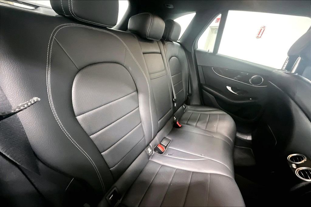 Used 2021 Mercedes-Benz GLC 300 image 27