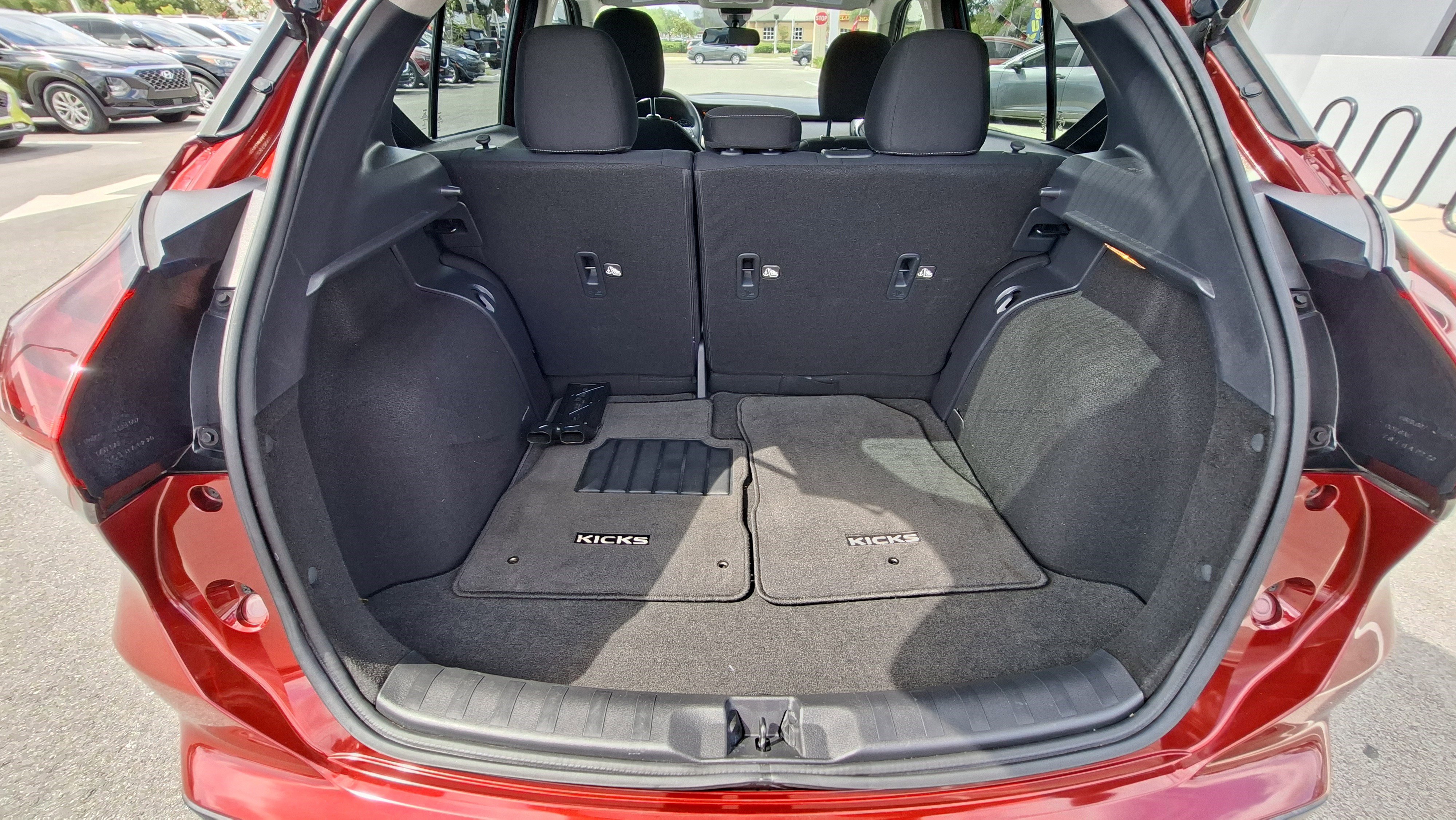 Used 2021 Nissan Kicks SV image 20