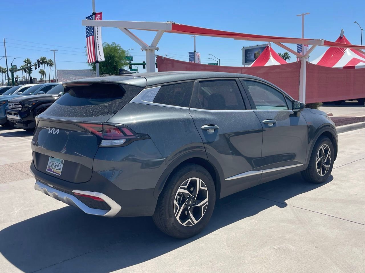 Used 2025 Kia Sportage LX image 2