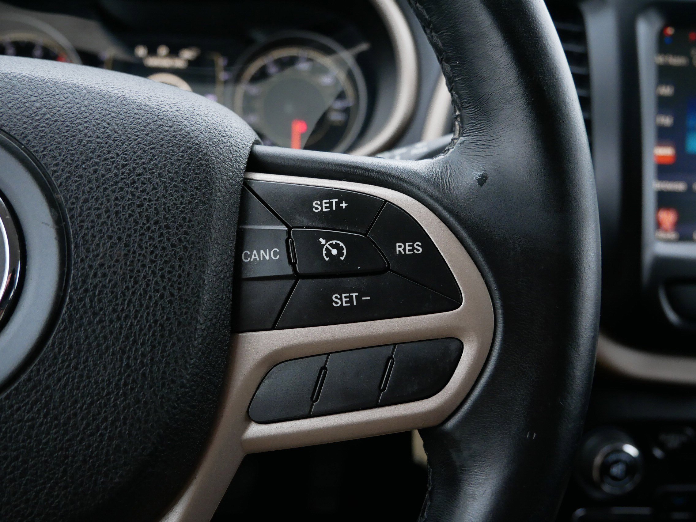 Used 2017 Jeep Cherokee Latitude image 29