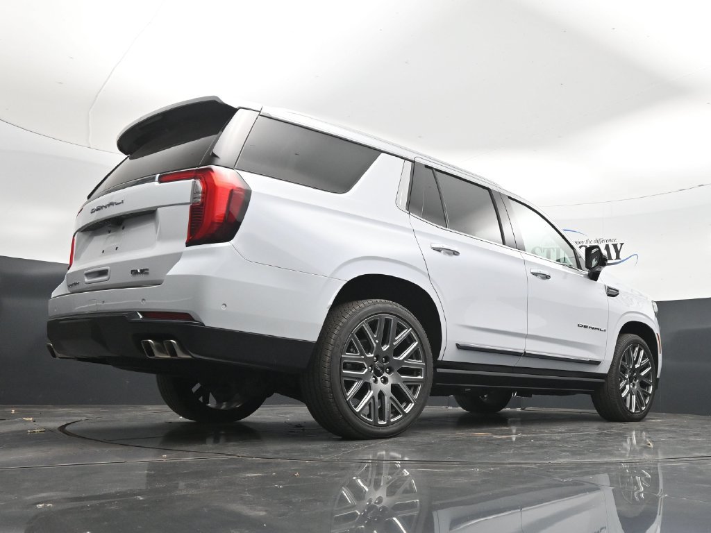 Certified 2026 GMC Yukon Denali Ultimate w/ LPO, Floor Liner Package AWD/4WD image 32