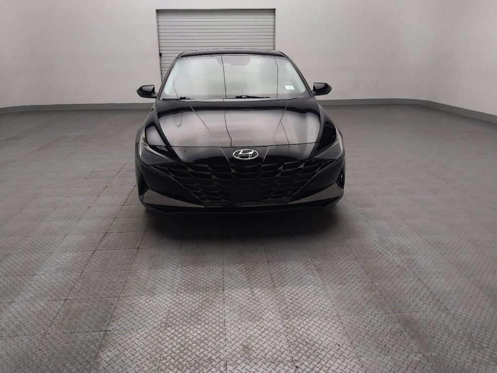 Used 2022 Hyundai Elantra Limited w/ Cargo Package FWD image 14