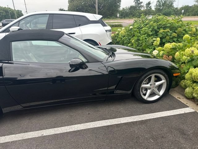 Used 2011 Chevrolet Corvette Convertible w/ Preferred Equipment Group RWD image 2