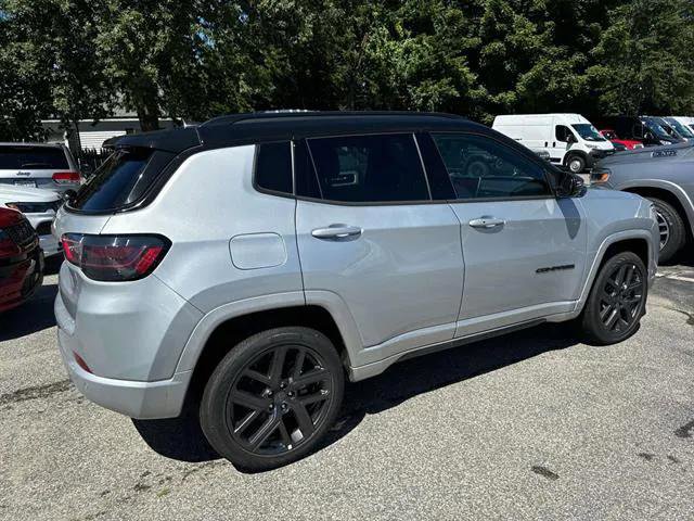 Certified 2024 Jeep Compass Limited w/ High Altitude Package AWD/4WD image 3