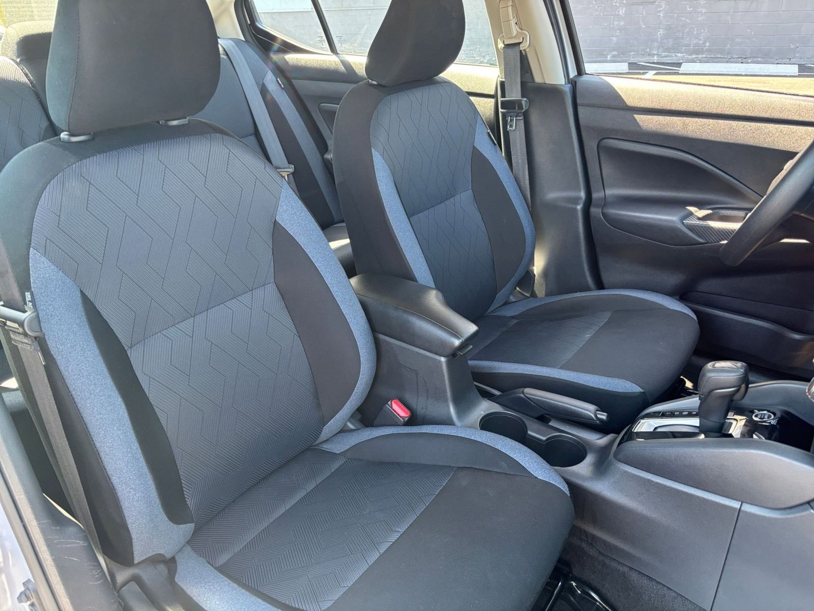 Used 2025 Nissan Versa SV FWD image 38