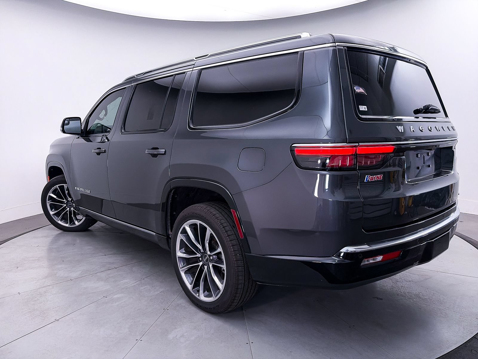Used 2022 Jeep Wagoneer Series III w/ Premium Group I RWD image 3