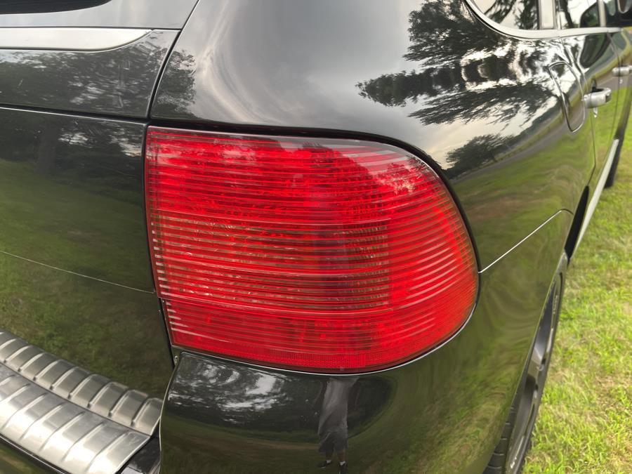 Used 2005 Porsche Cayenne Turbo image 9
