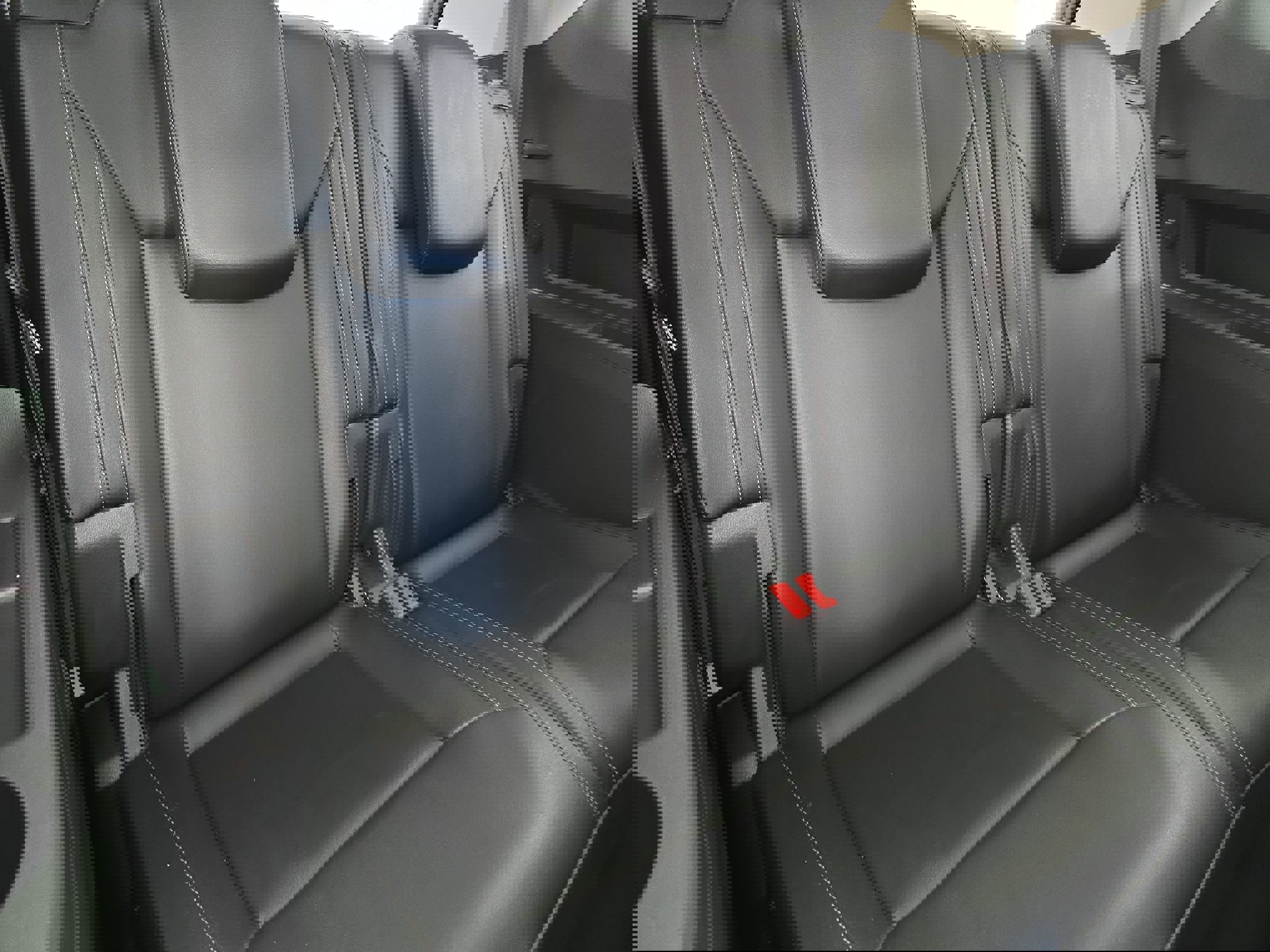 Used 2019 Volkswagen Atlas SE w/ Panoramic Sunroof Package image 12