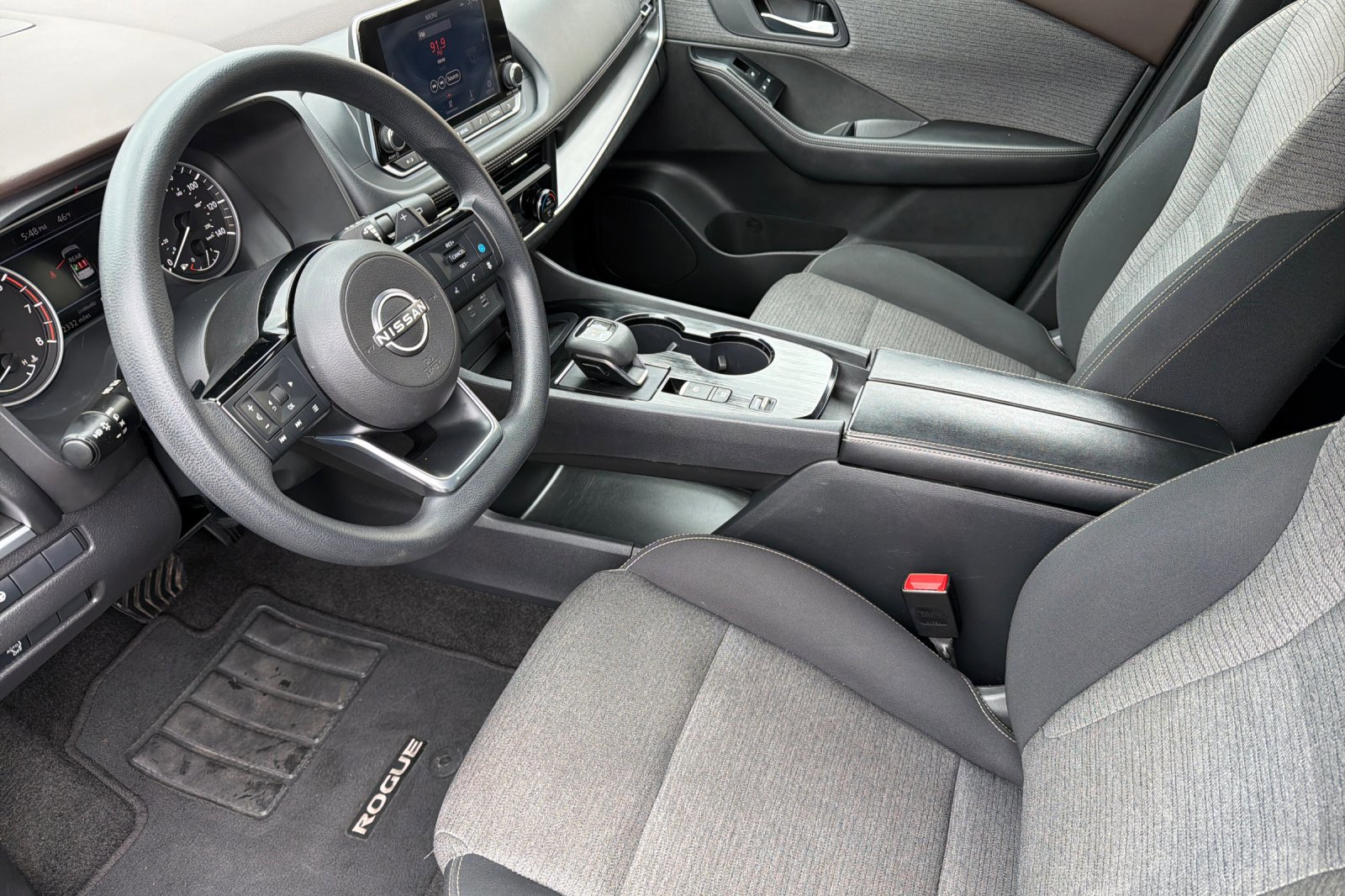 Used 2023 Nissan Rogue SV image 10
