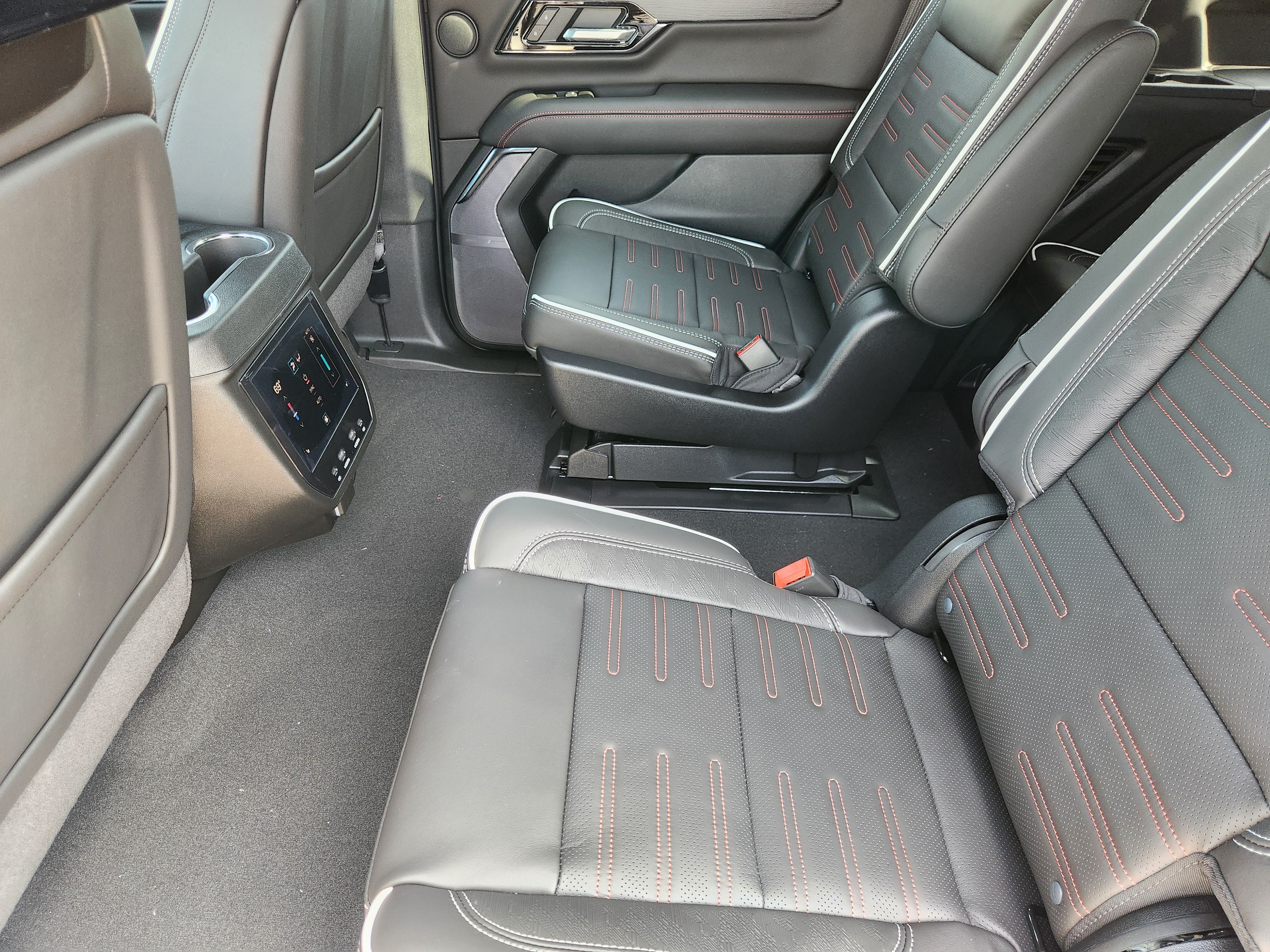 New 2027 GMC Yukon AT4 Ultimate AWD/4WD image 21