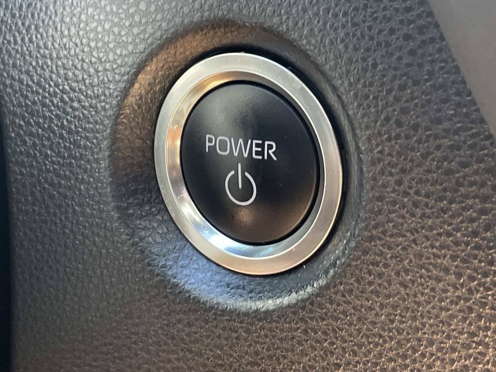 Used 2025 Toyota Corolla SE FWD image 32