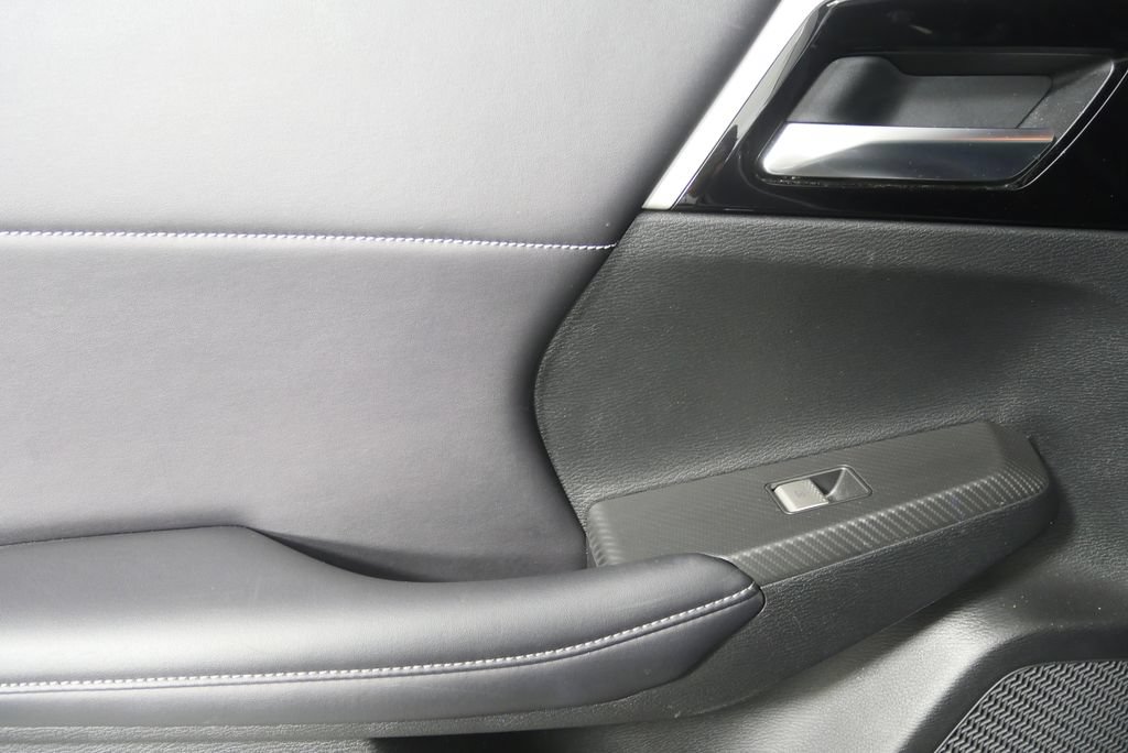 Used 2023 Mitsubishi Outlander SE Black Edition AWD/4WD image 13