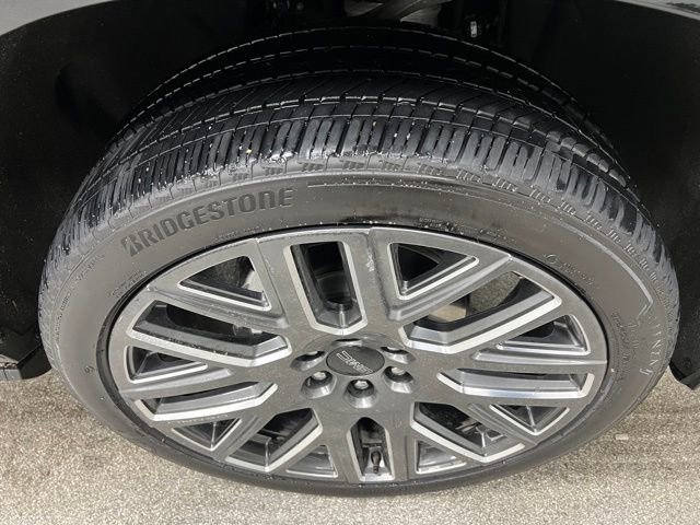 Used 2025 GMC Yukon Denali Ultimate w/ LPO, Floor Liner Package AWD/4WD image 17