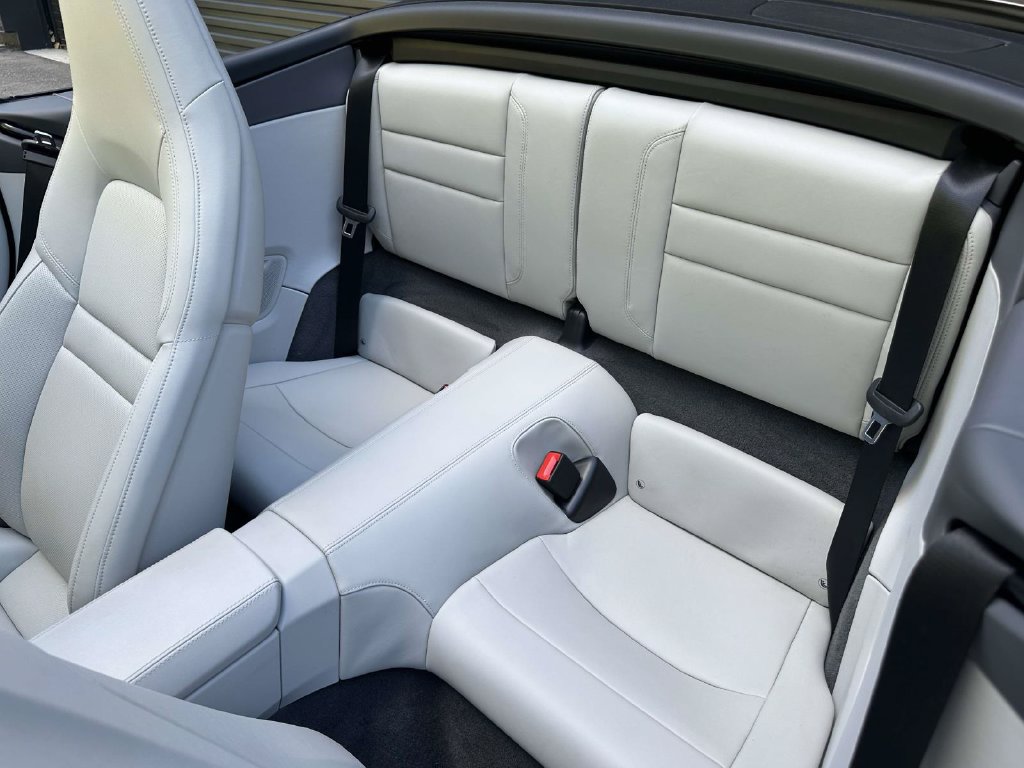 Certified 2024 Porsche 911 Carrera RWD image 11