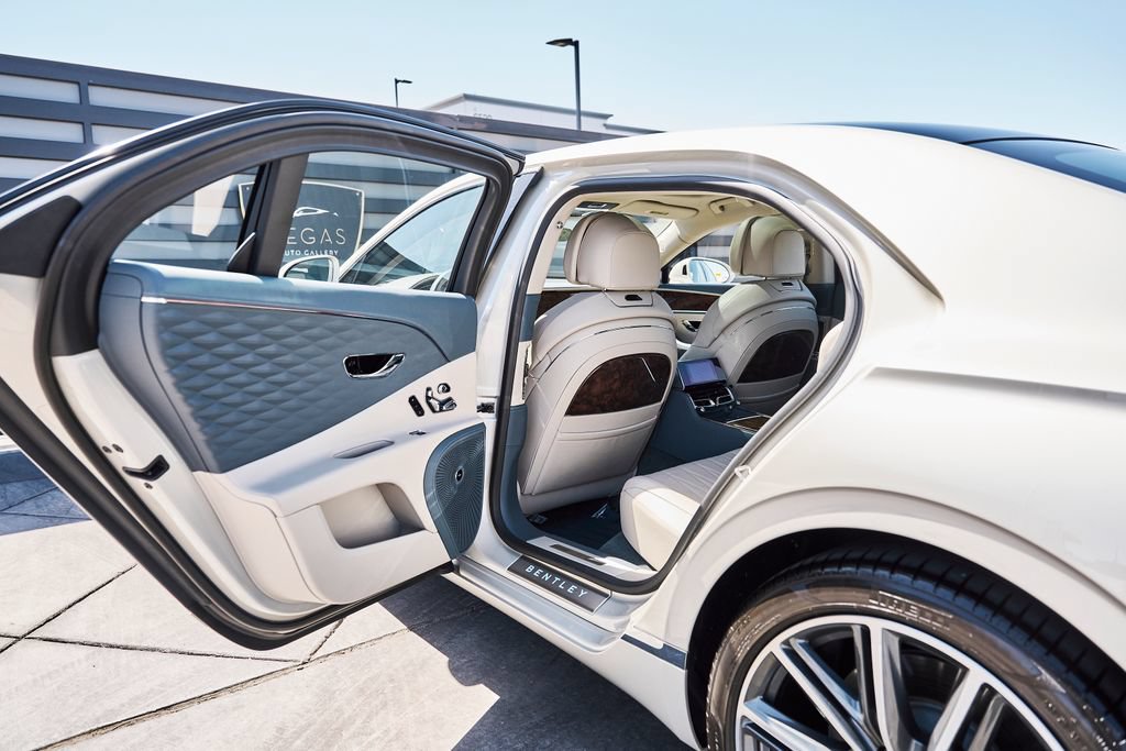 Used 2022 Bentley Flying Spur W12 AWD/4WD image 27
