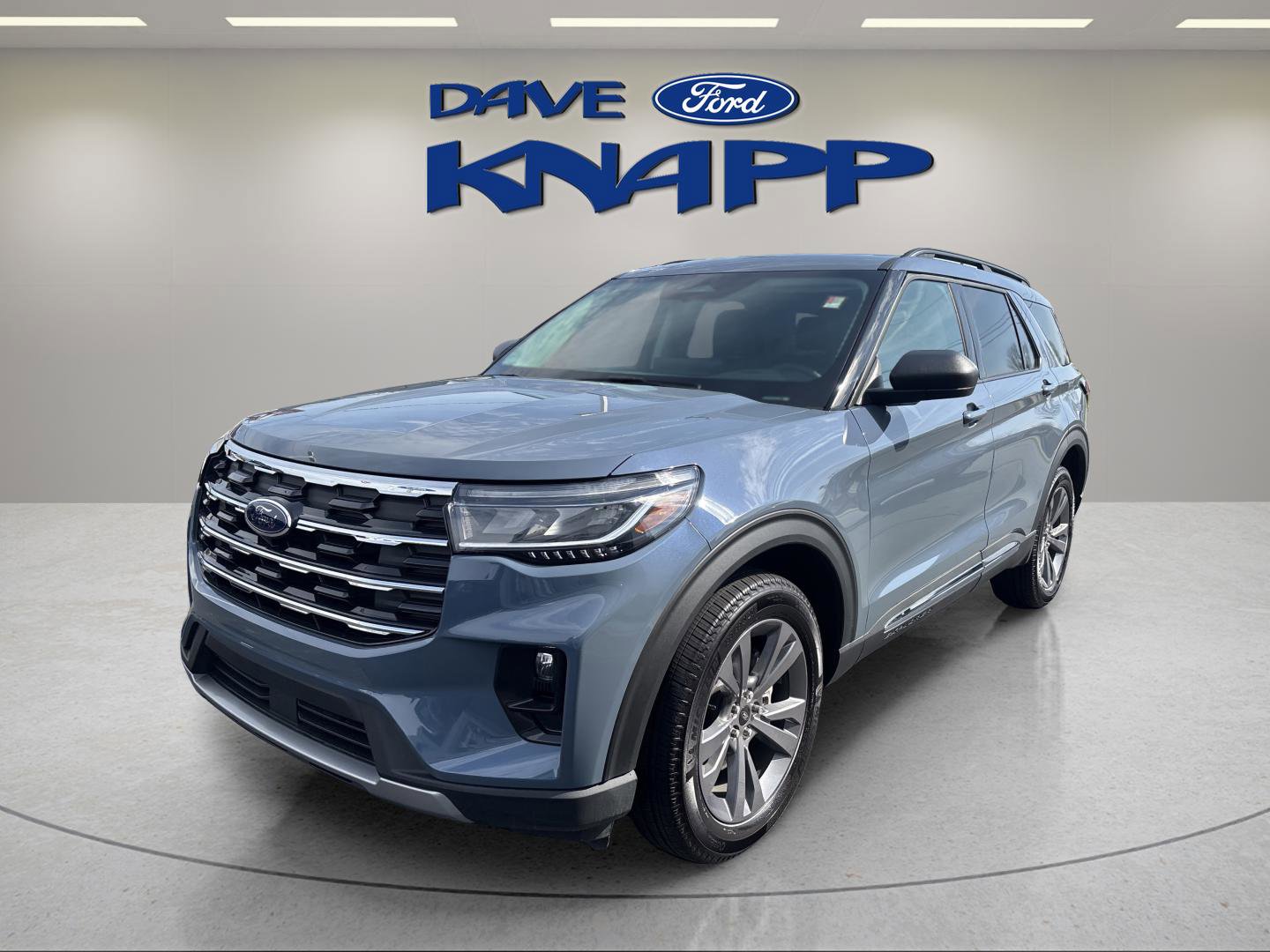 Used 2025 Ford Explorer Active w/ Active Comfort Package image 3
