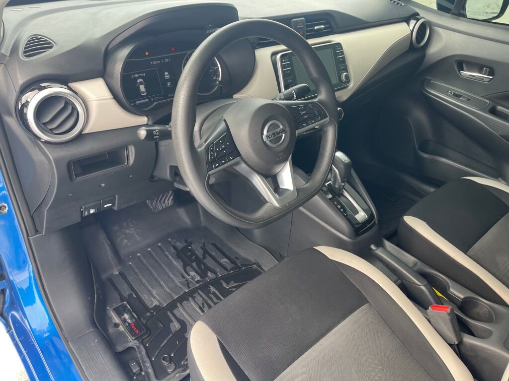 Used 2021 Nissan Versa SV image 5