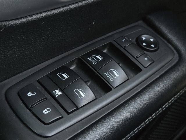 Used 2019 Chrysler Pacifica Touring Plus w/ S Appearance Package image 25