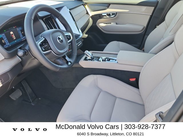 Used 2026 Volvo XC90 B6 Plus w/ Protection Package Premier AWD/4WD image 11