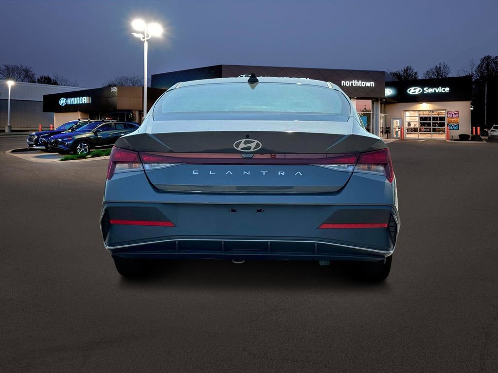 New 2025 Hyundai Elantra SE w/ Cargo Package image 6