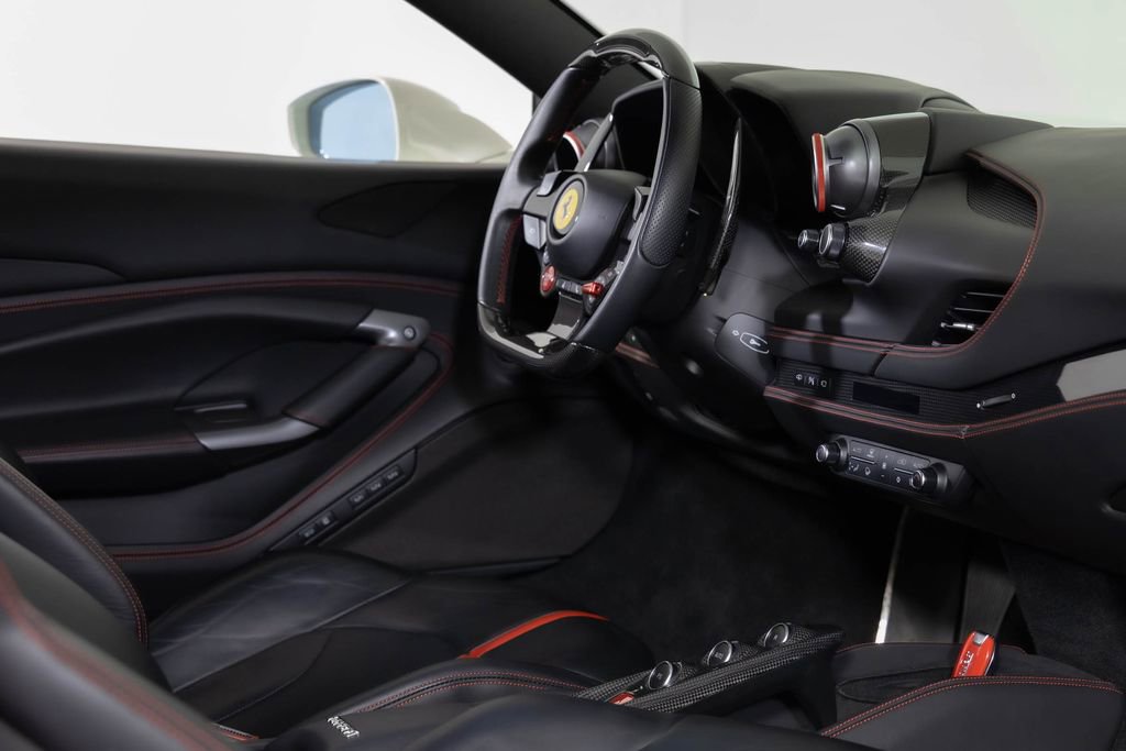 Used 2020 Ferrari F8 Tributo image 6