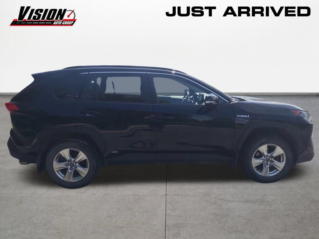 Used 2020 Toyota RAV4 XLE w/ XLE Grade Weather Package AWD/4WD image 6