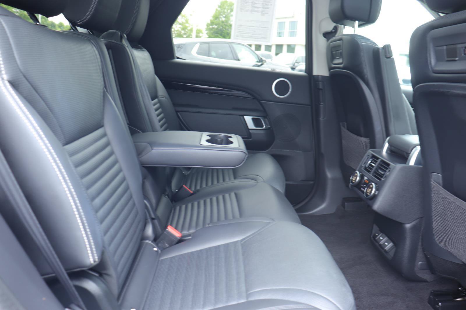 Used 2024 Land Rover Discovery S AWD/4WD image 22