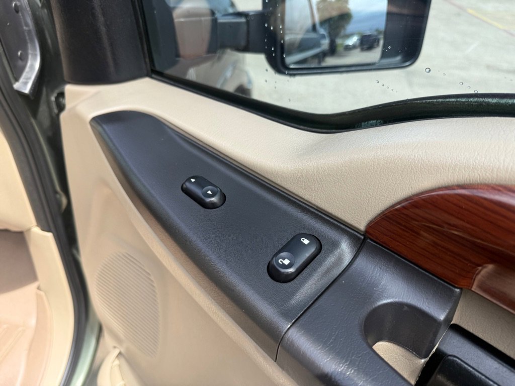 Used 2005 Ford Excursion Eddie Bauer image 31