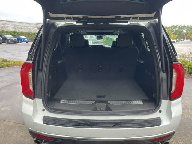 Used 2024 GMC Yukon XL Denali image 11