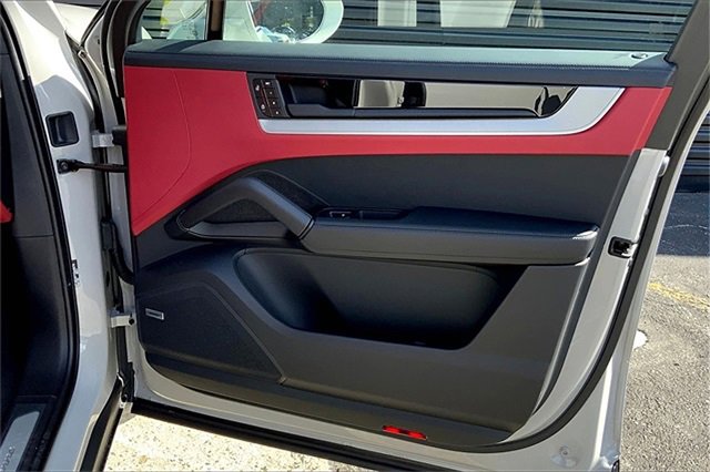 New 2026 Porsche Cayenne E-Hybrid Coupe image 29