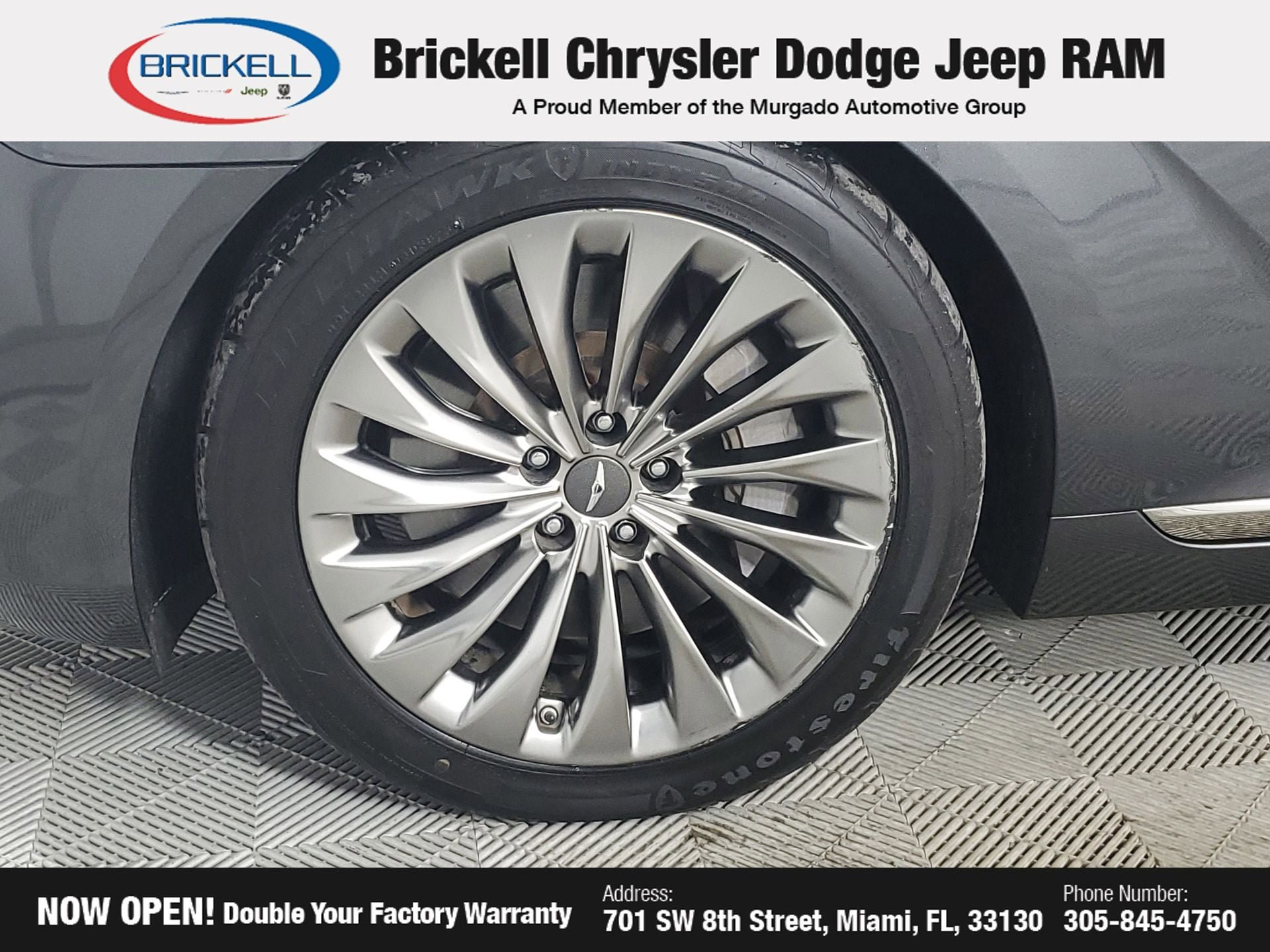 Used 2017 Genesis G90 3.3T Premium RWD image 17