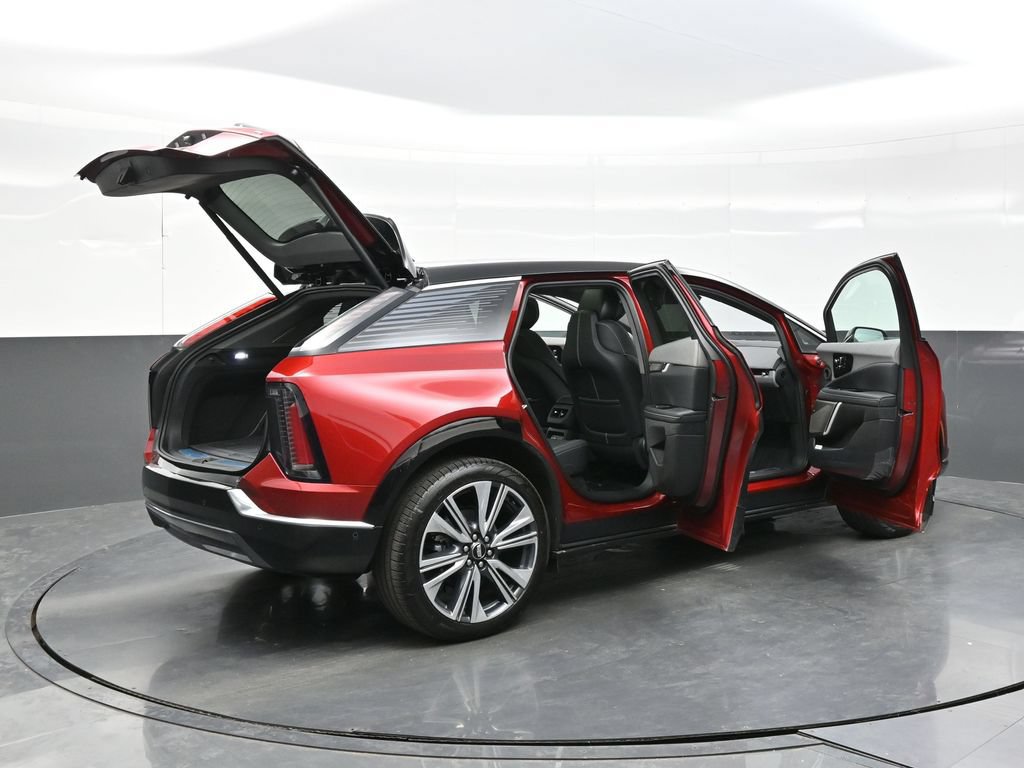 New 2027 Cadillac Optiq Premium Luxury w/ LPO, Floor Liner Package AWD/4WD image 44