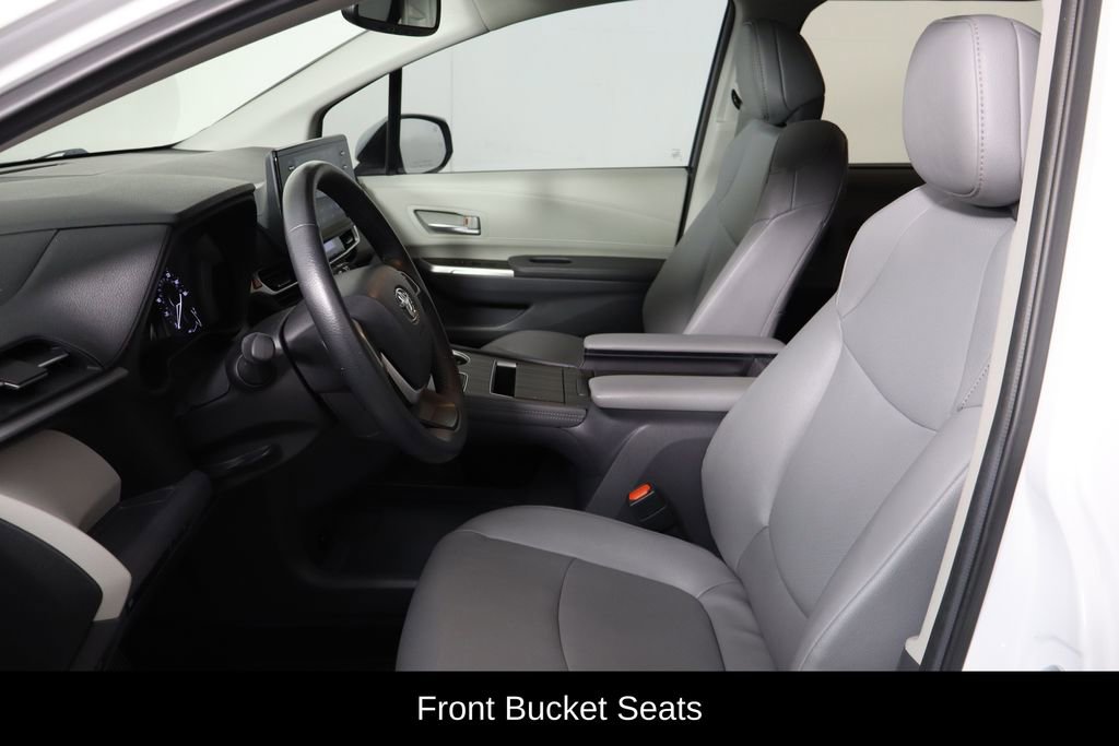 Used 2024 Toyota Sienna XLE image 14
