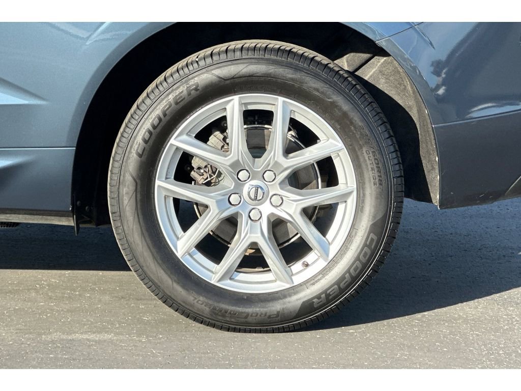 Used 2018 Volvo XC60 T5 Momentum image 31