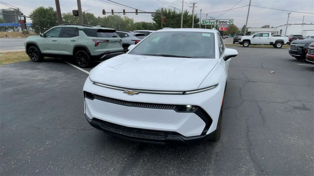 New 2026 Chevrolet Equinox EV LT image 5