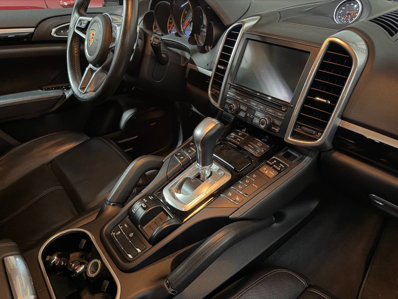 Used 2016 Porsche Cayenne image 20