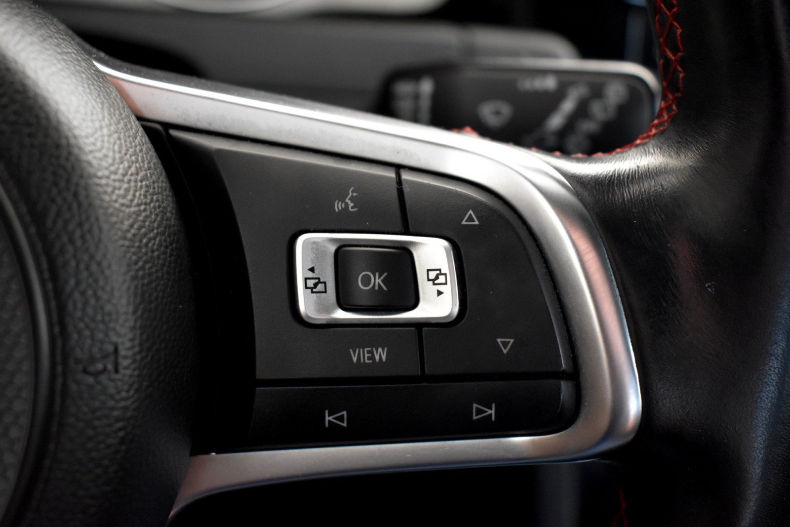 Used 2019 Volkswagen GTI SE FWD image 19
